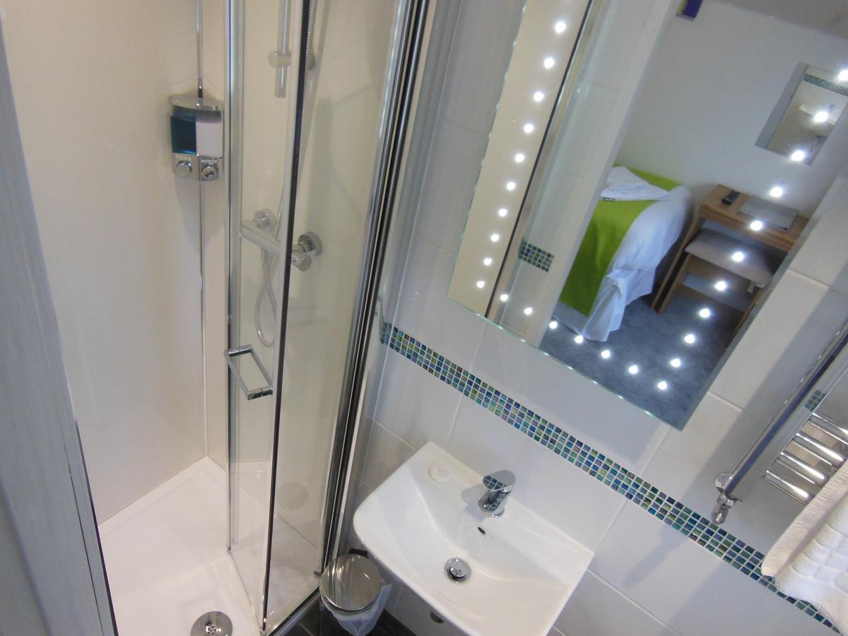 Y Giler Arms Hotel Pentrefoelas ภายนอก รูปภาพ