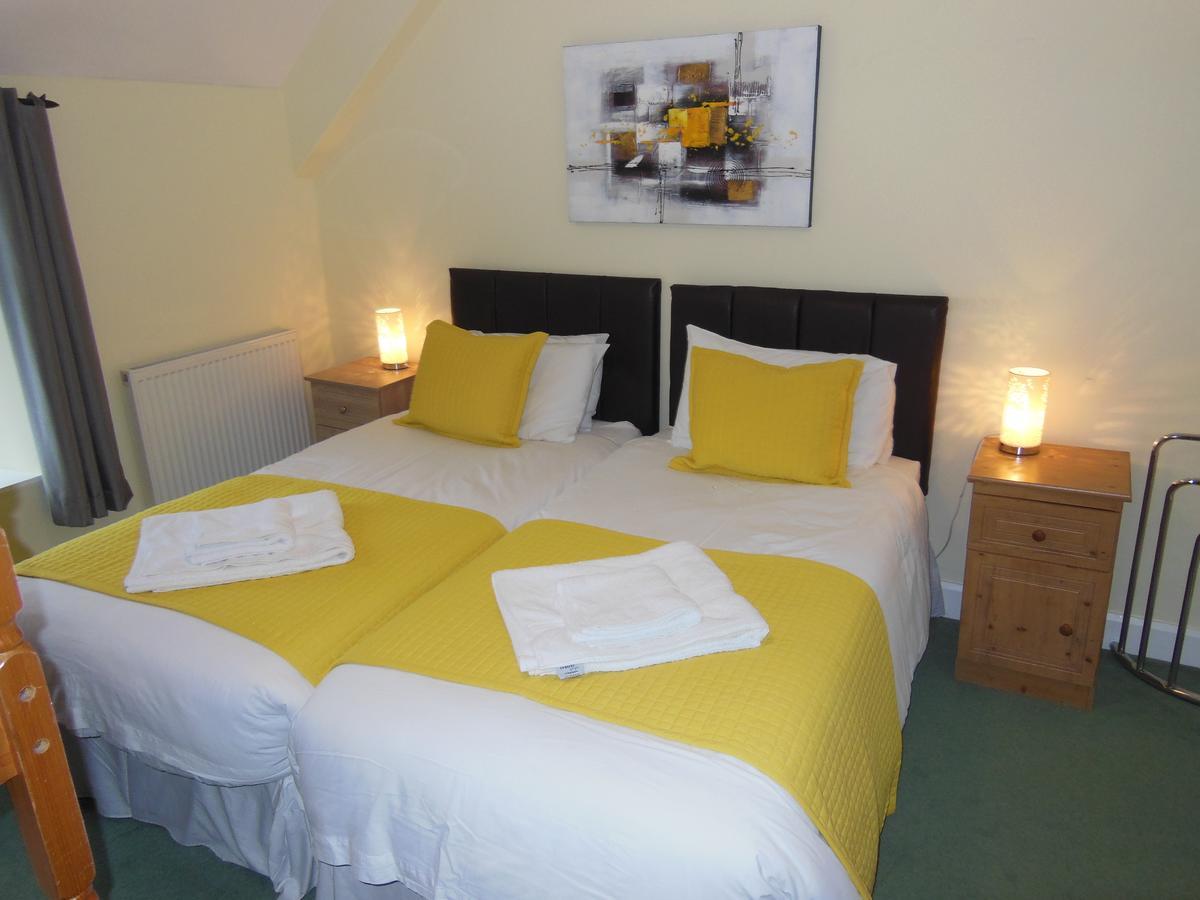 Y Giler Arms Hotel Pentrefoelas ภายนอก รูปภาพ