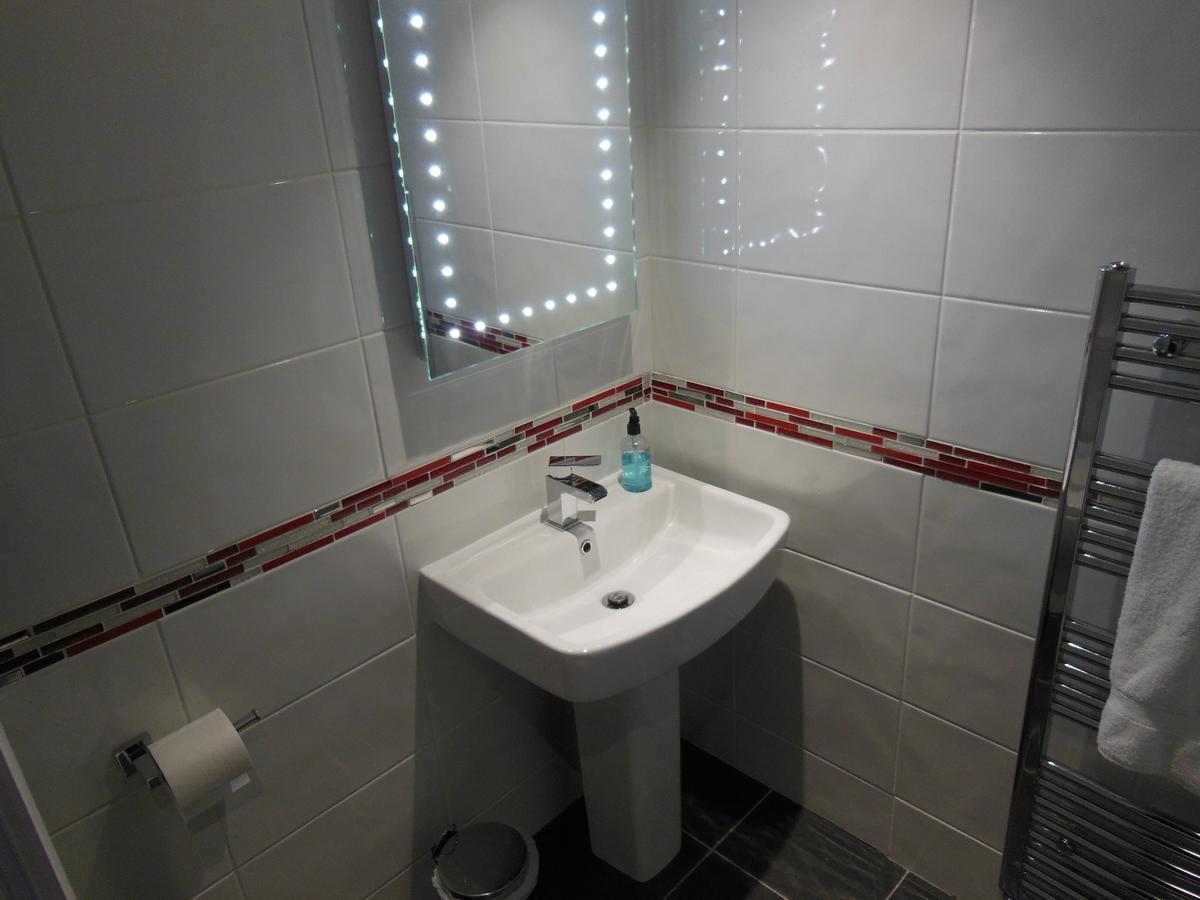 Y Giler Arms Hotel Pentrefoelas ภายนอก รูปภาพ