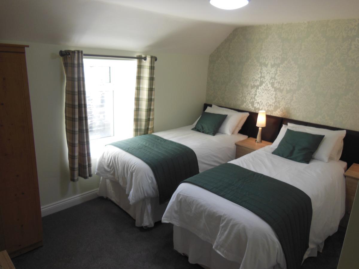 Y Giler Arms Hotel Pentrefoelas ภายนอก รูปภาพ