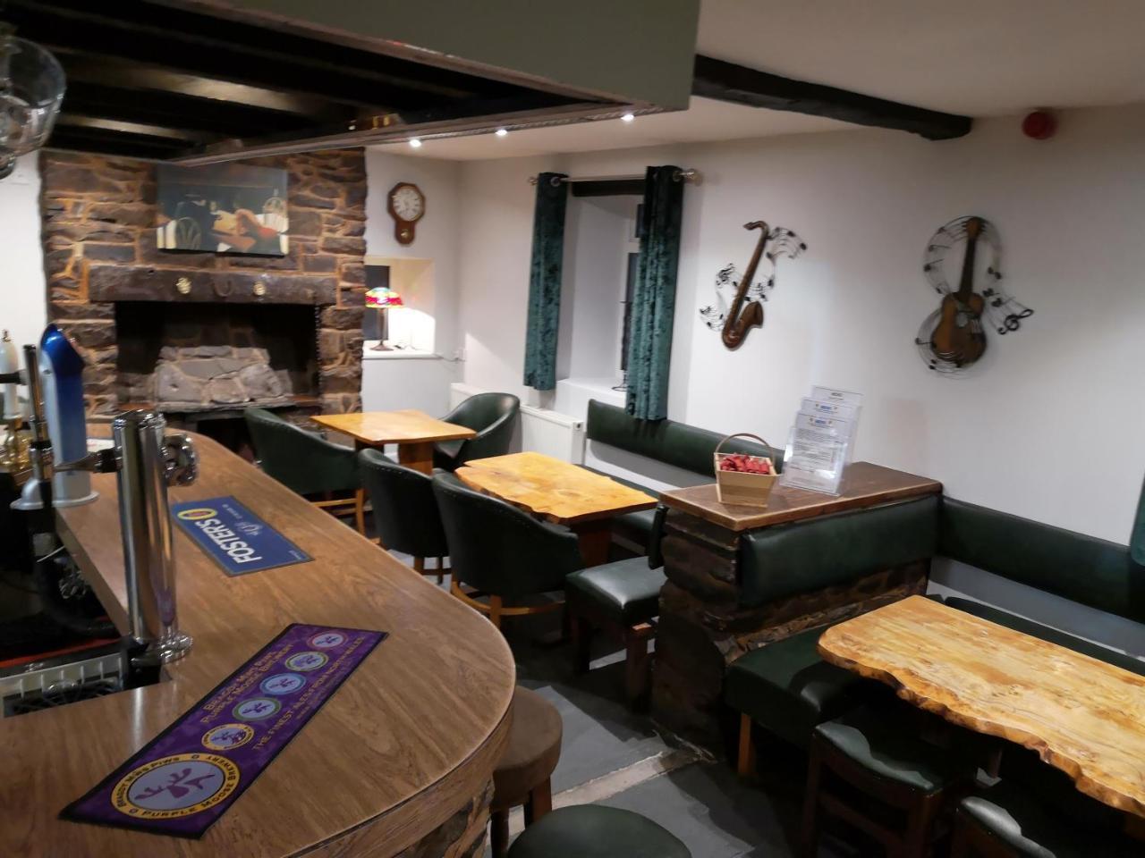 Y Giler Arms Hotel Pentrefoelas ภายนอก รูปภาพ