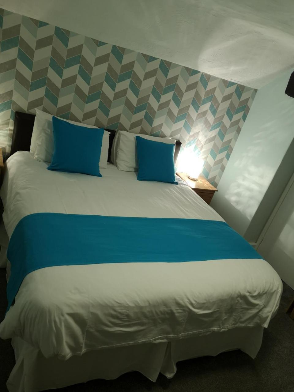 Y Giler Arms Hotel Pentrefoelas ภายนอก รูปภาพ